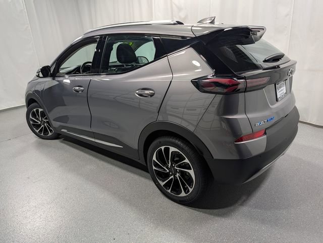 Used 2023 Chevrolet Bolt EUV Premier w/ Sun & Sound Package FWD image 6