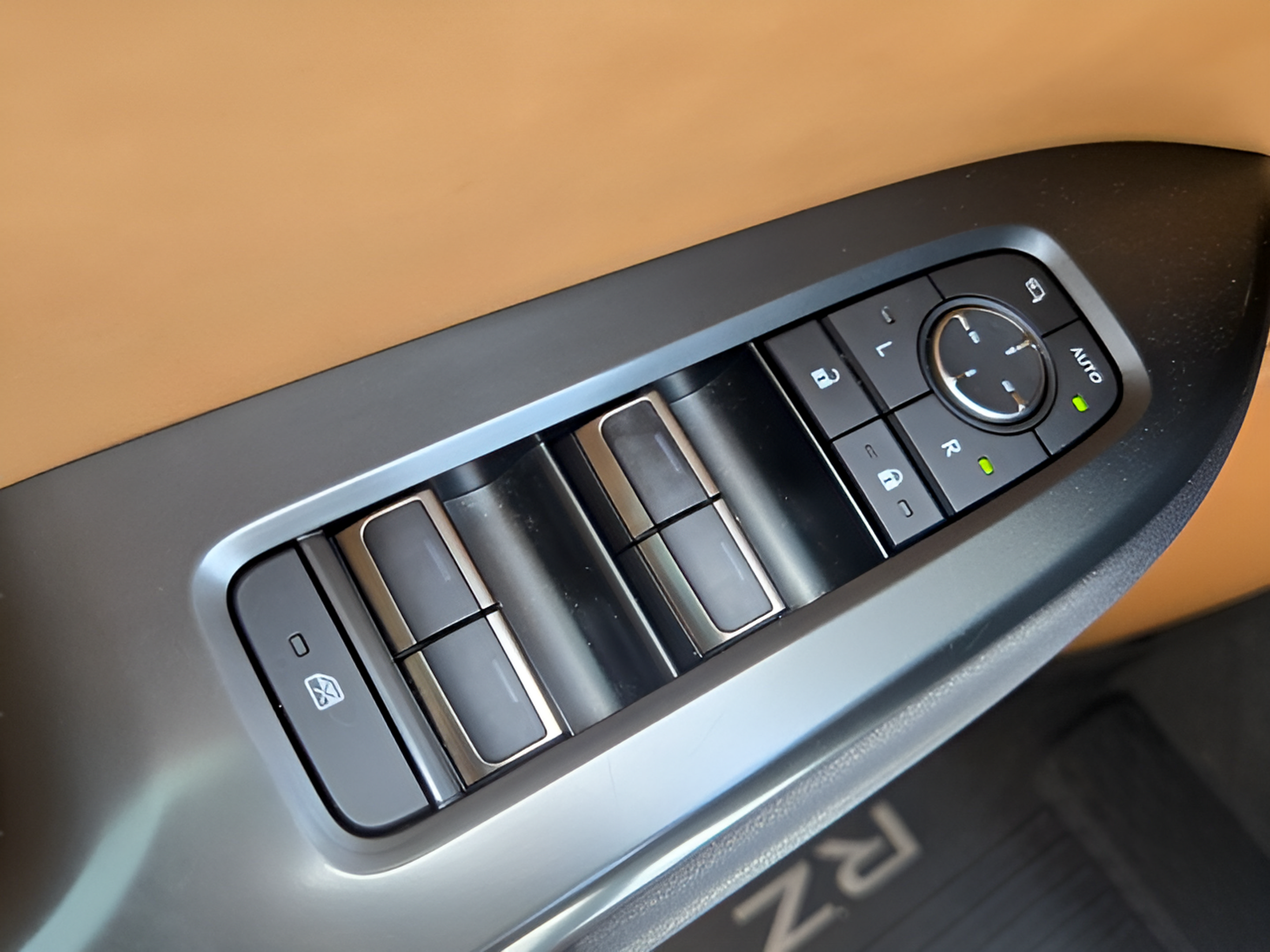 Used 2023 Lexus RZ 450e Premium w/ Technology Package AWD/4WD image 17