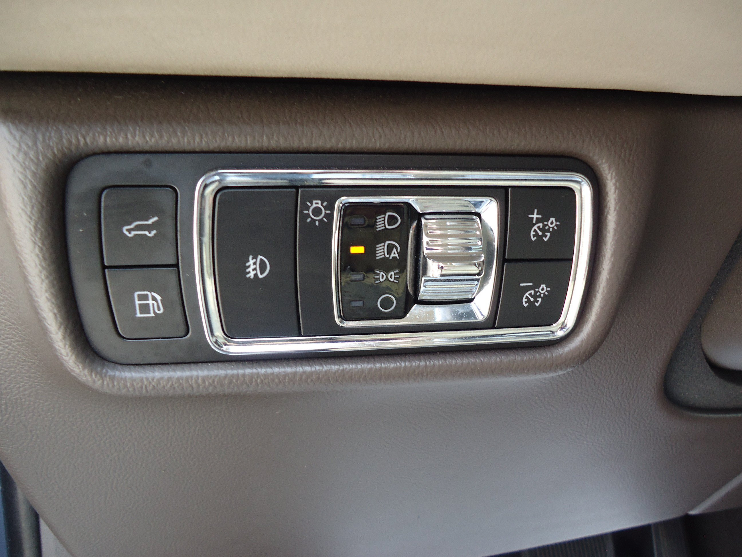 Used 2021 Lincoln Aviator Grand Touring w/ Elements Package Plus AWD/4WD image 14