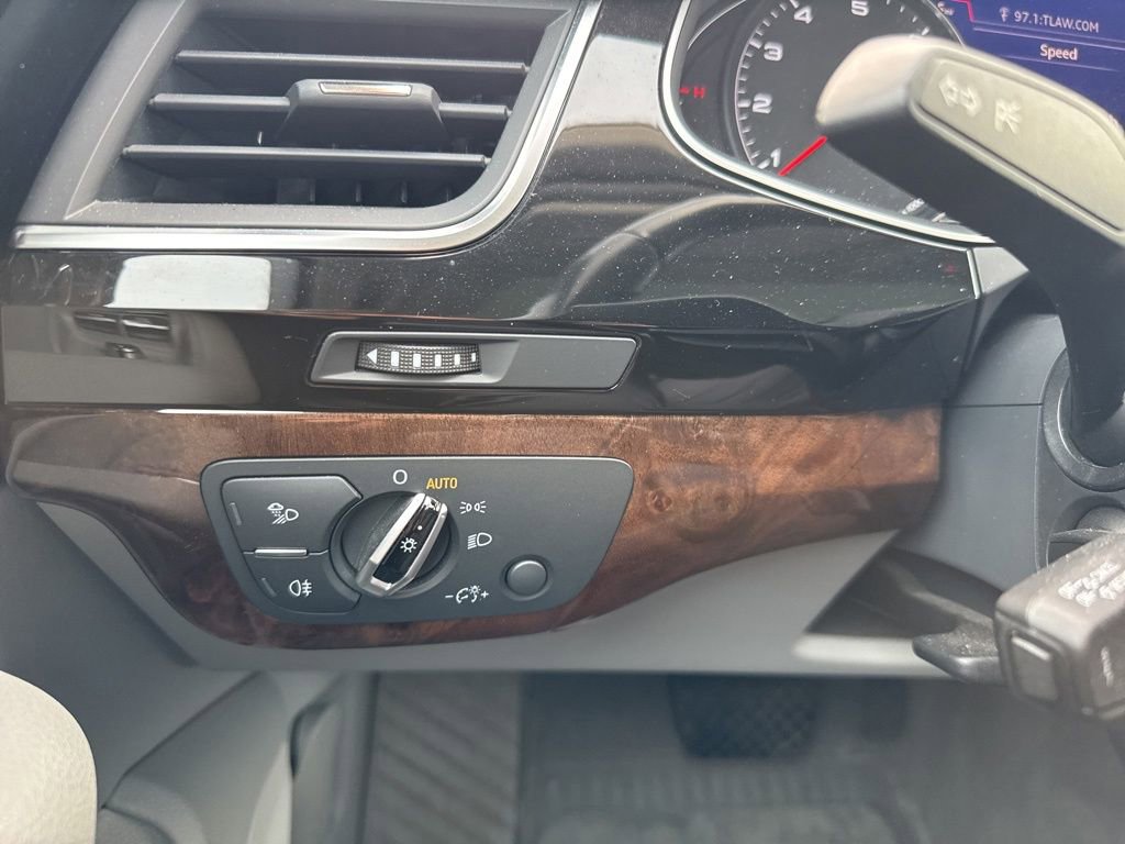 Used 2017 Audi Q7 3.0T Premium image 24