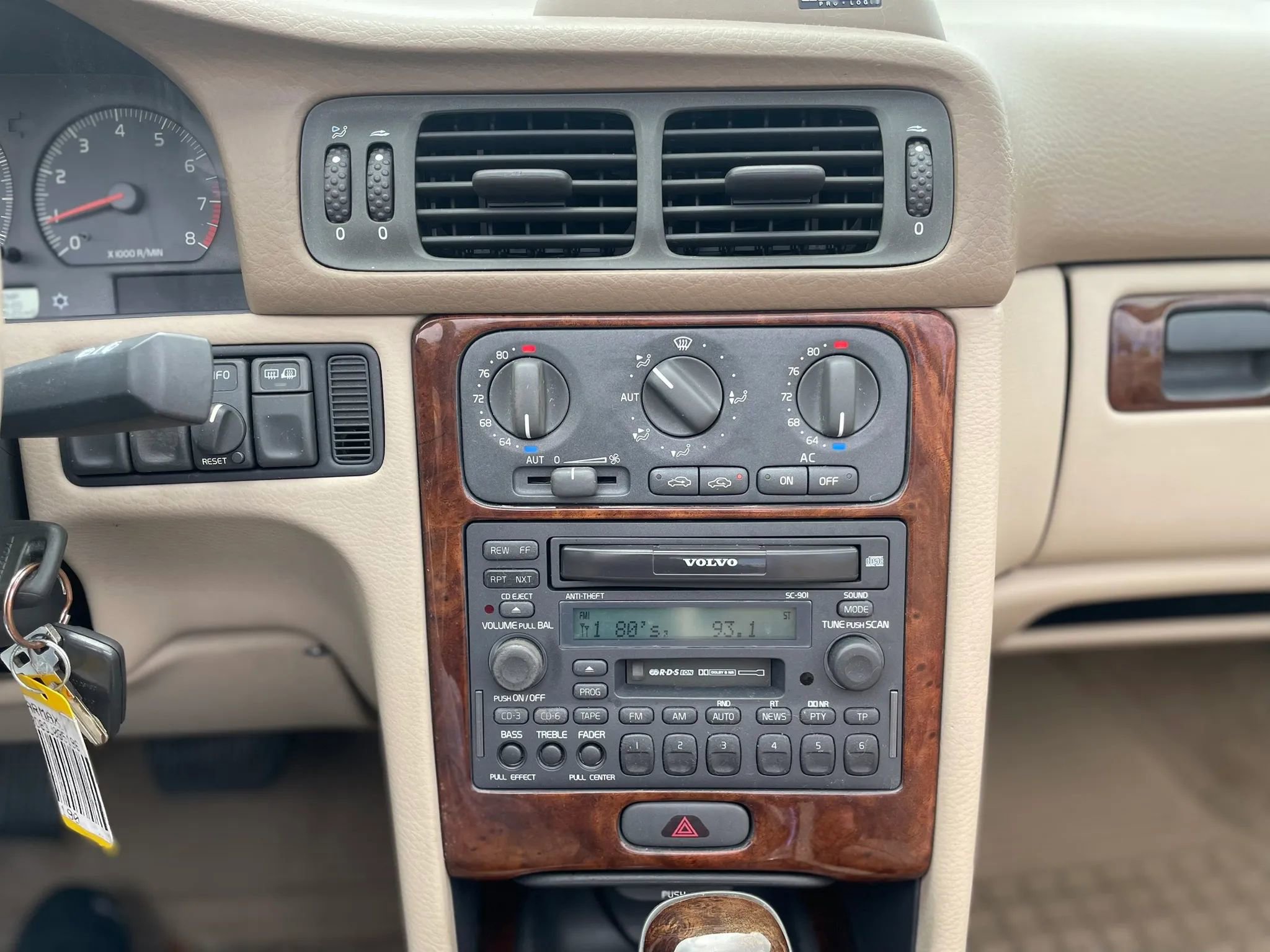 Used 2003 Volvo C70 LT image 26