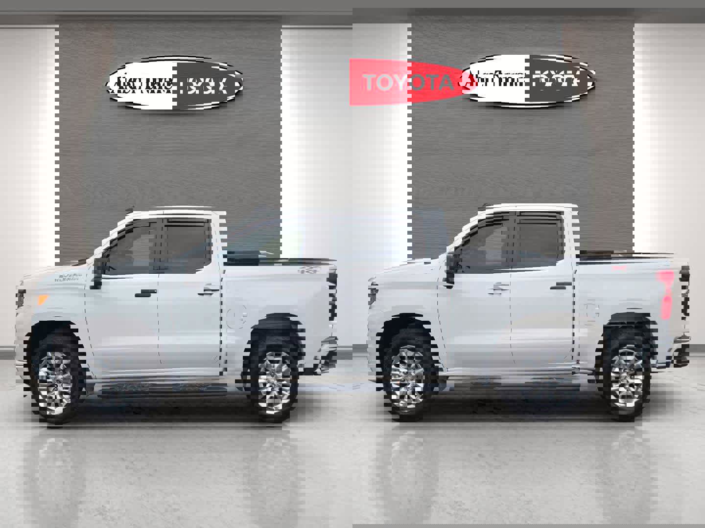 Used 2022 Chevrolet Silverado 1500 Custom image 10