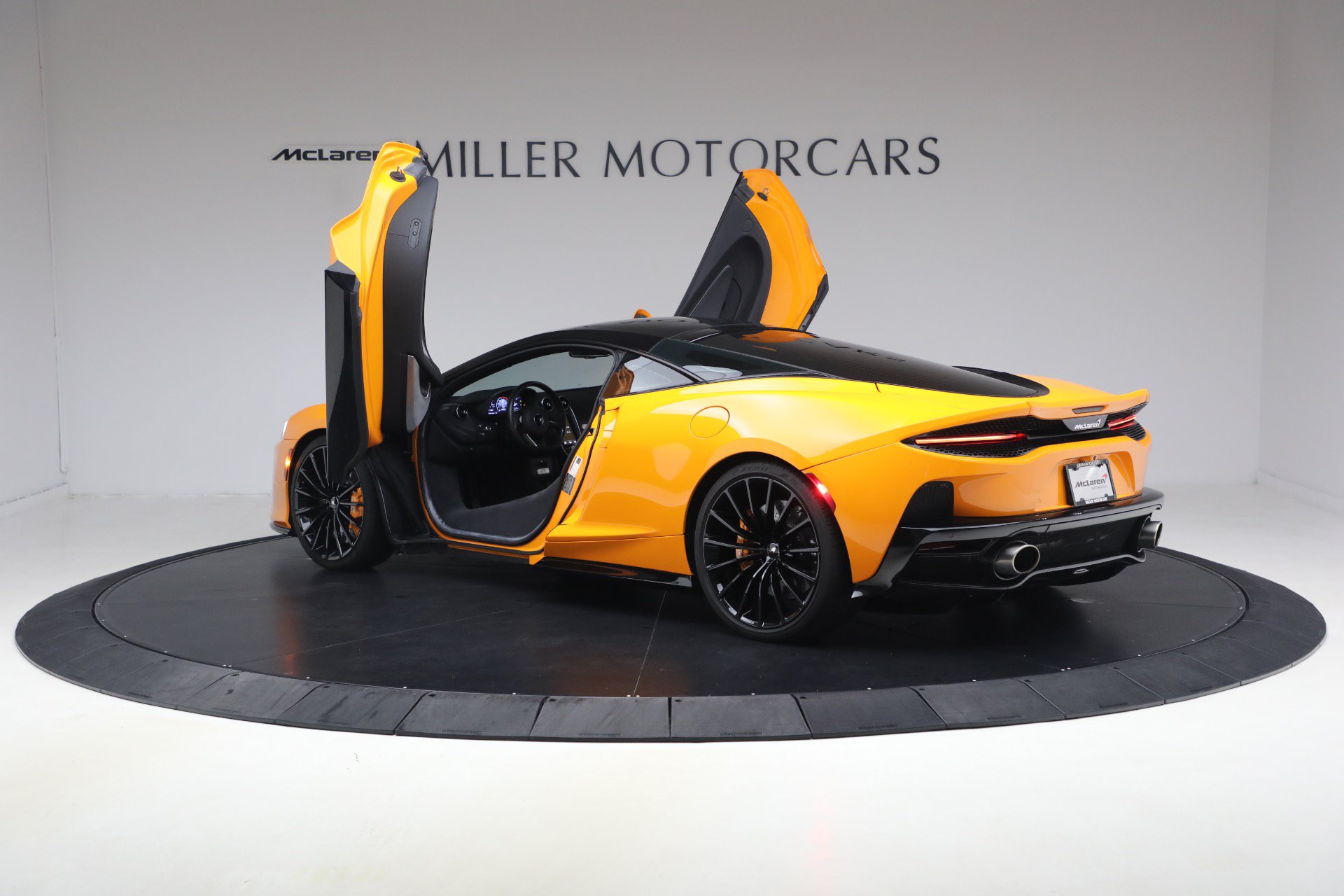 Used 2023 McLaren GT RWD image 29