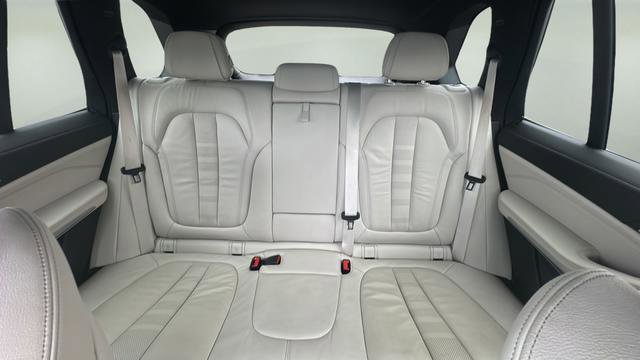 Used 2019 BMW X5 xDrive40i w/ Premium Package 2 AWD/4WD image 21