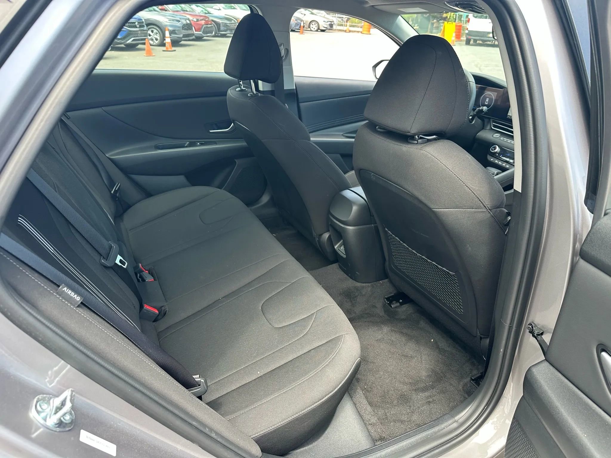 Used 2025 Hyundai Elantra SEL image 14