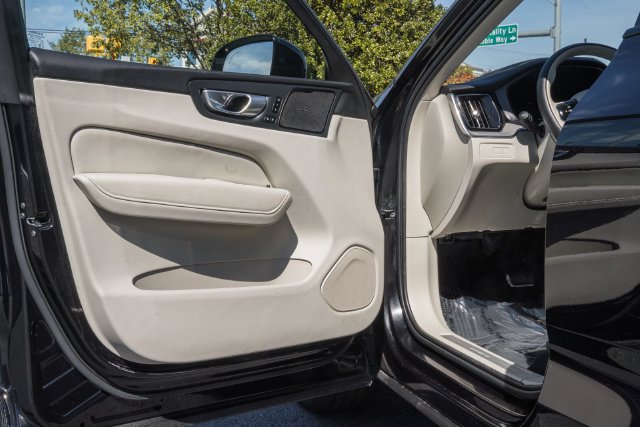 Used 2024 Volvo XC60 T8 Plus w/ Protection Package Premier AWD/4WD image 37