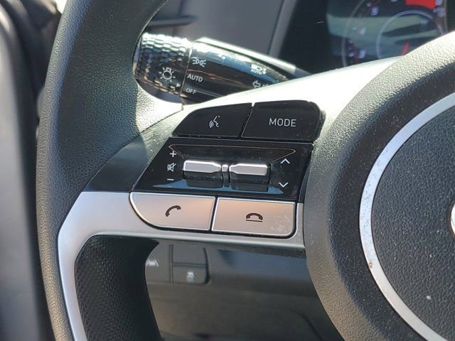 Certified 2022 Hyundai Elantra SEL w/ Winter Weather Package image 20