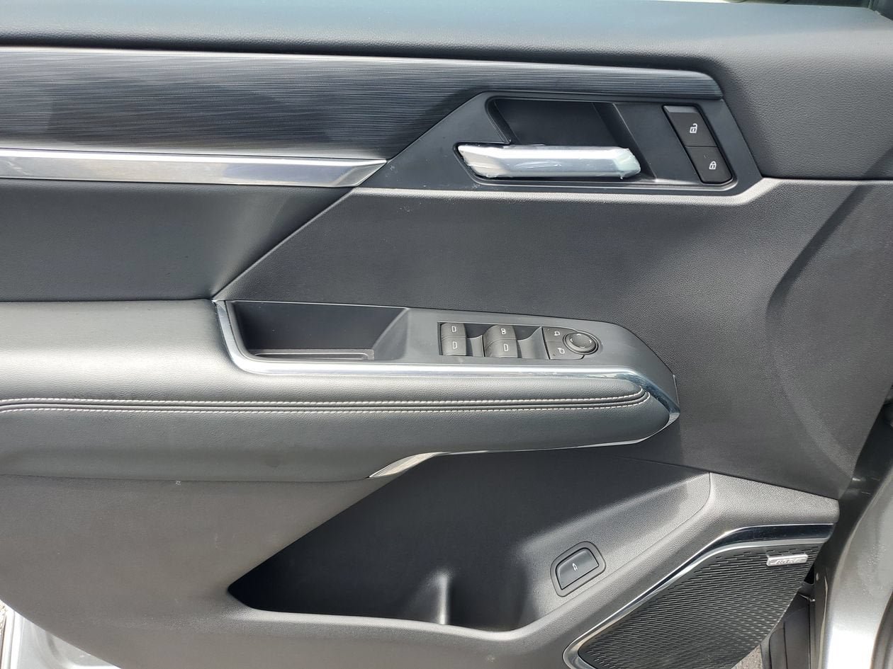 New 2026 GMC Acadia Elevation w/ Black Edition FWD image 17