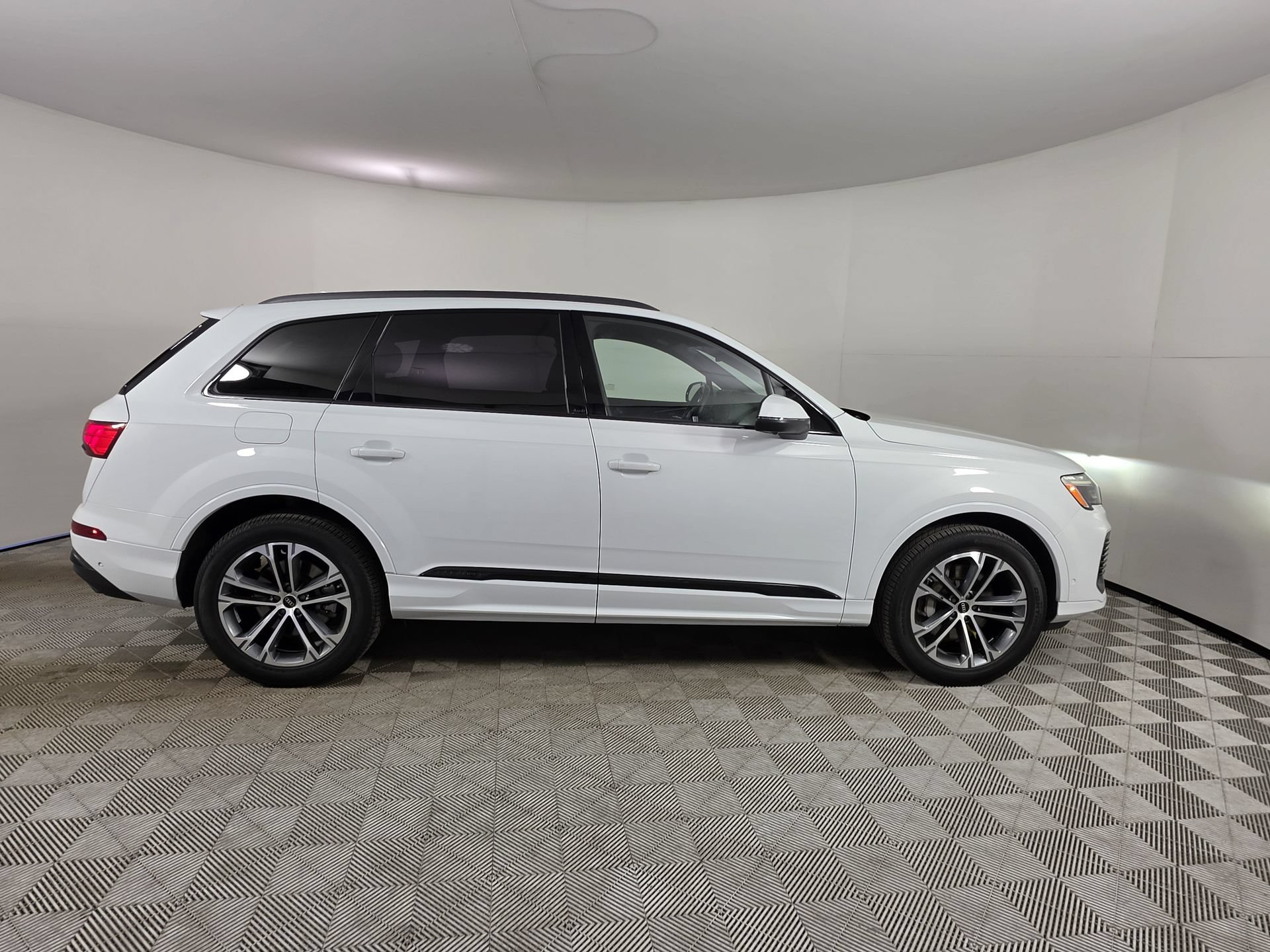 Used 2025 Audi Q7 2.0T Premium Plus AWD/4WD image 8