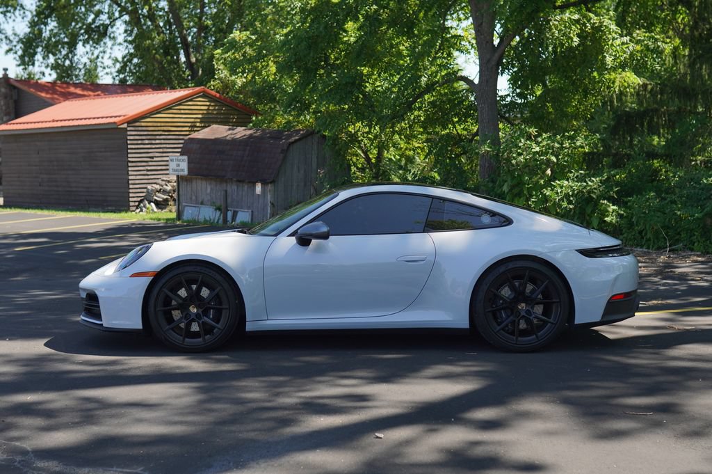 Used 2025 Porsche 911 Carrera T RWD image 11