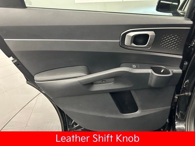 Used 2023 Kia Sorento S image 24