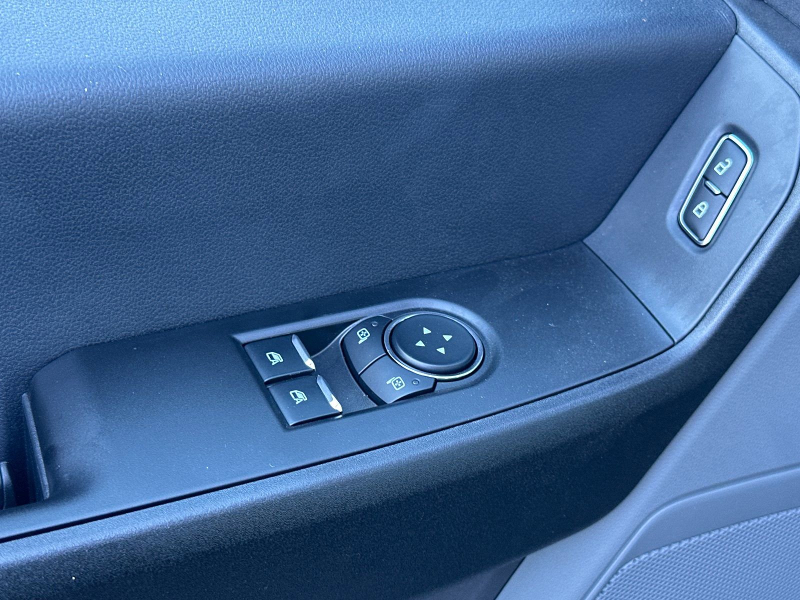 Used 2024 Ford F550 2WD Regular Cab Super Duty w/ XL Chrome Package image 13