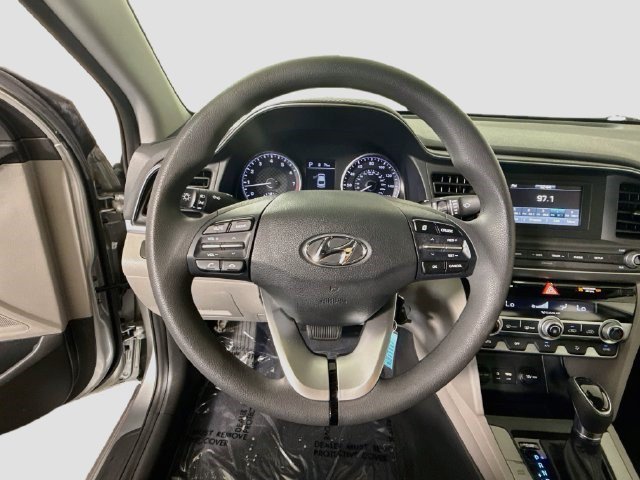 Used 2020 Hyundai Elantra SE FWD image 12