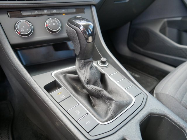 Certified 2023 Volkswagen Jetta S FWD image 31
