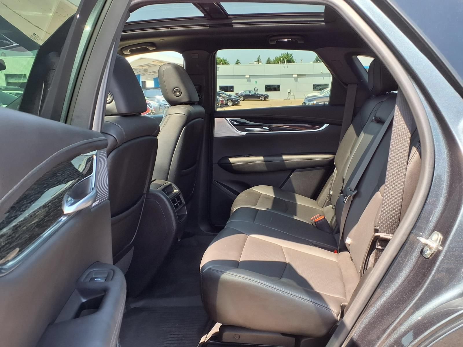 Used 2020 Cadillac XT5 Premium Luxury w/ LPO, Floor Liner Package AWD/4WD image 12