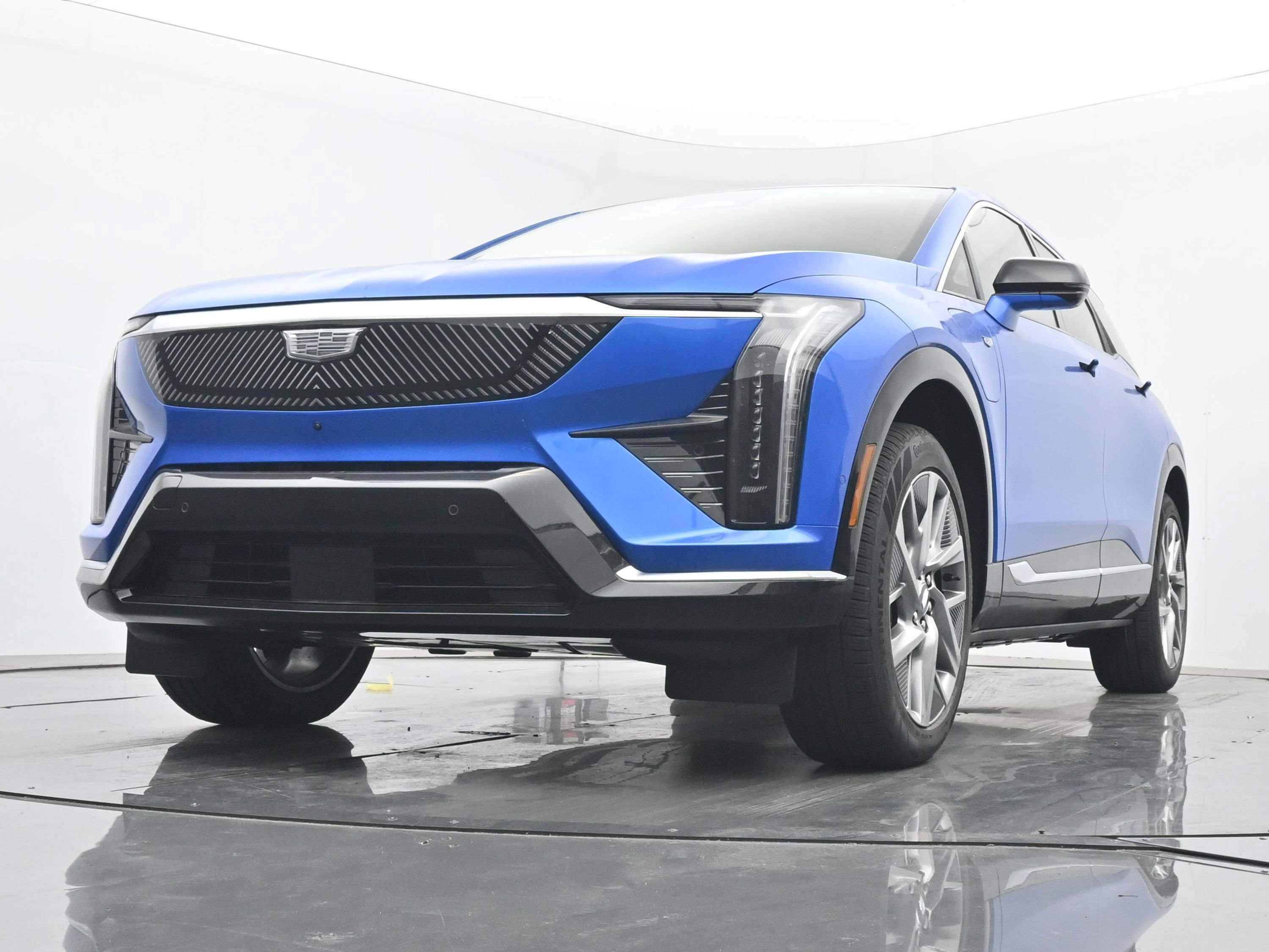 New 2026 Cadillac Optiq Luxury 1 w/ LPO, Floor Liner Package AWD/4WD image 15
