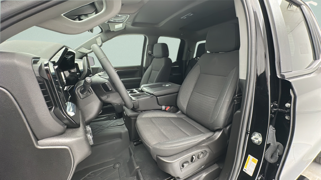 Used 2024 Chevrolet Silverado 1500 LT AWD/4WD image 15