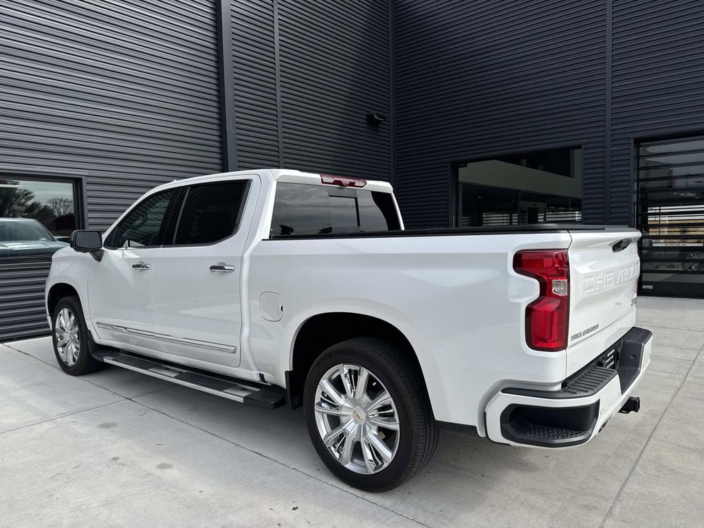 Used 2023 Chevrolet Silverado 1500 High Country image 3