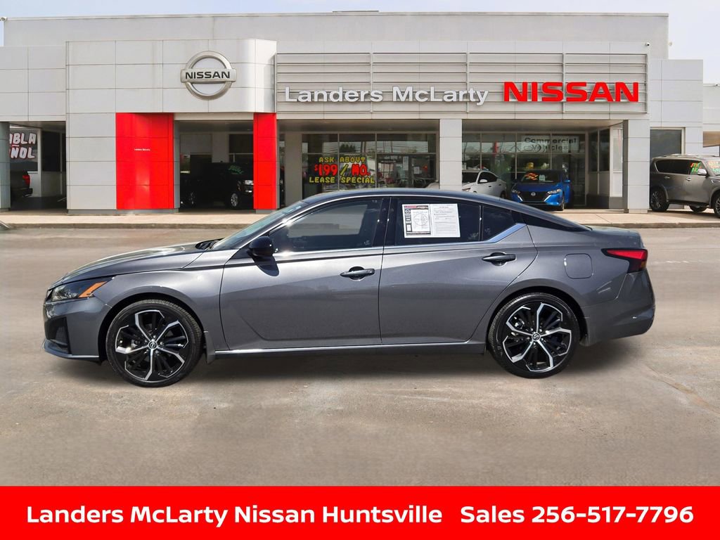 Used 2025 Nissan Altima 2.5 SR image 8