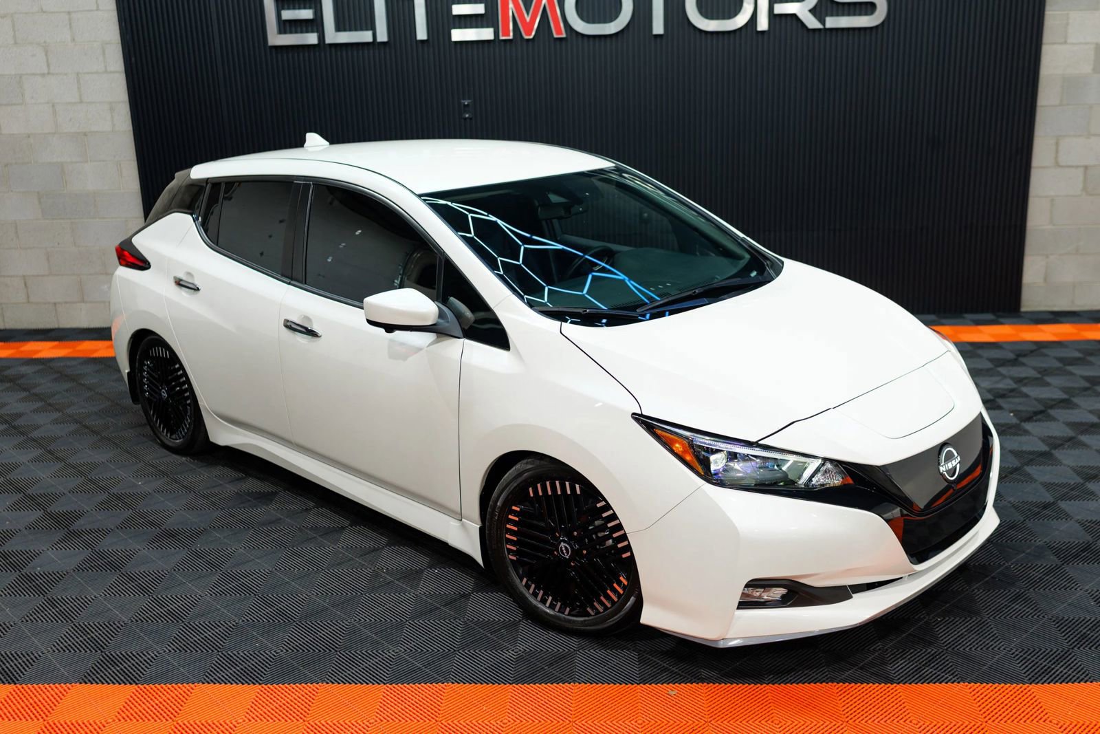 Used 2023 Nissan Leaf SV Plus image 2