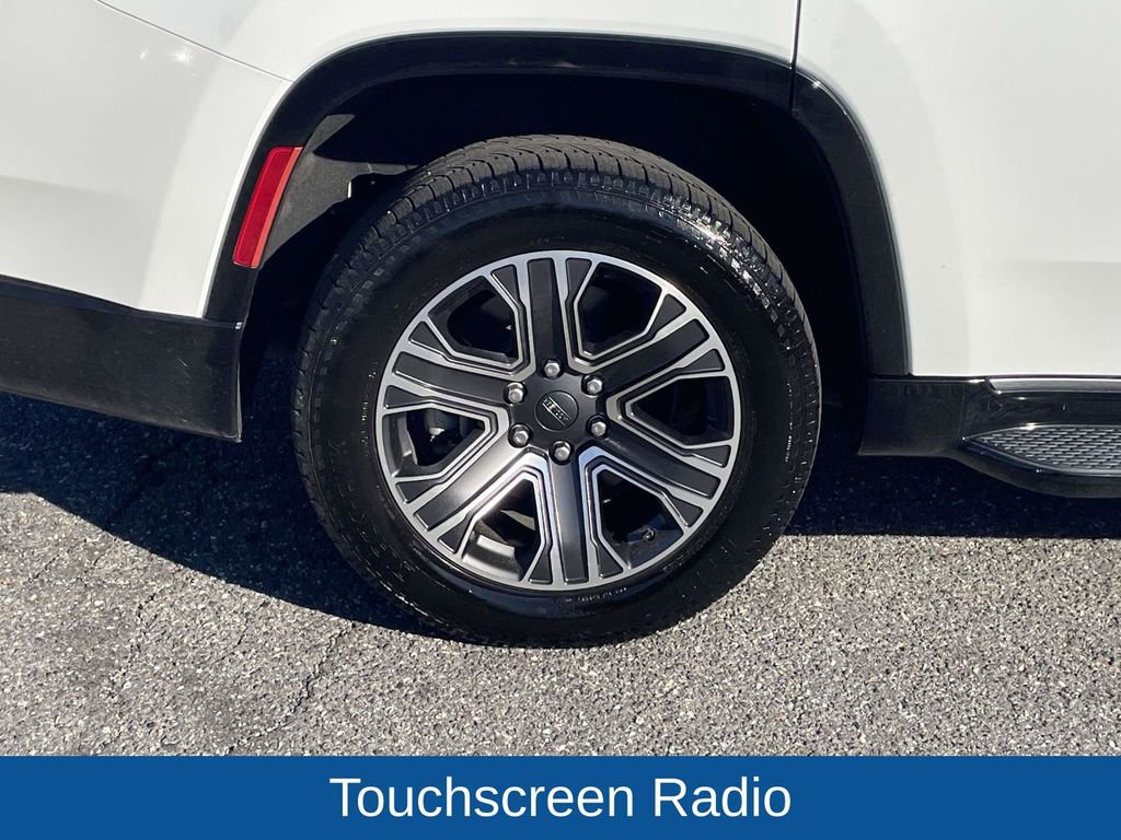 Certified 2024 Jeep Wagoneer Series II w/ Flexible Seating Group image 13