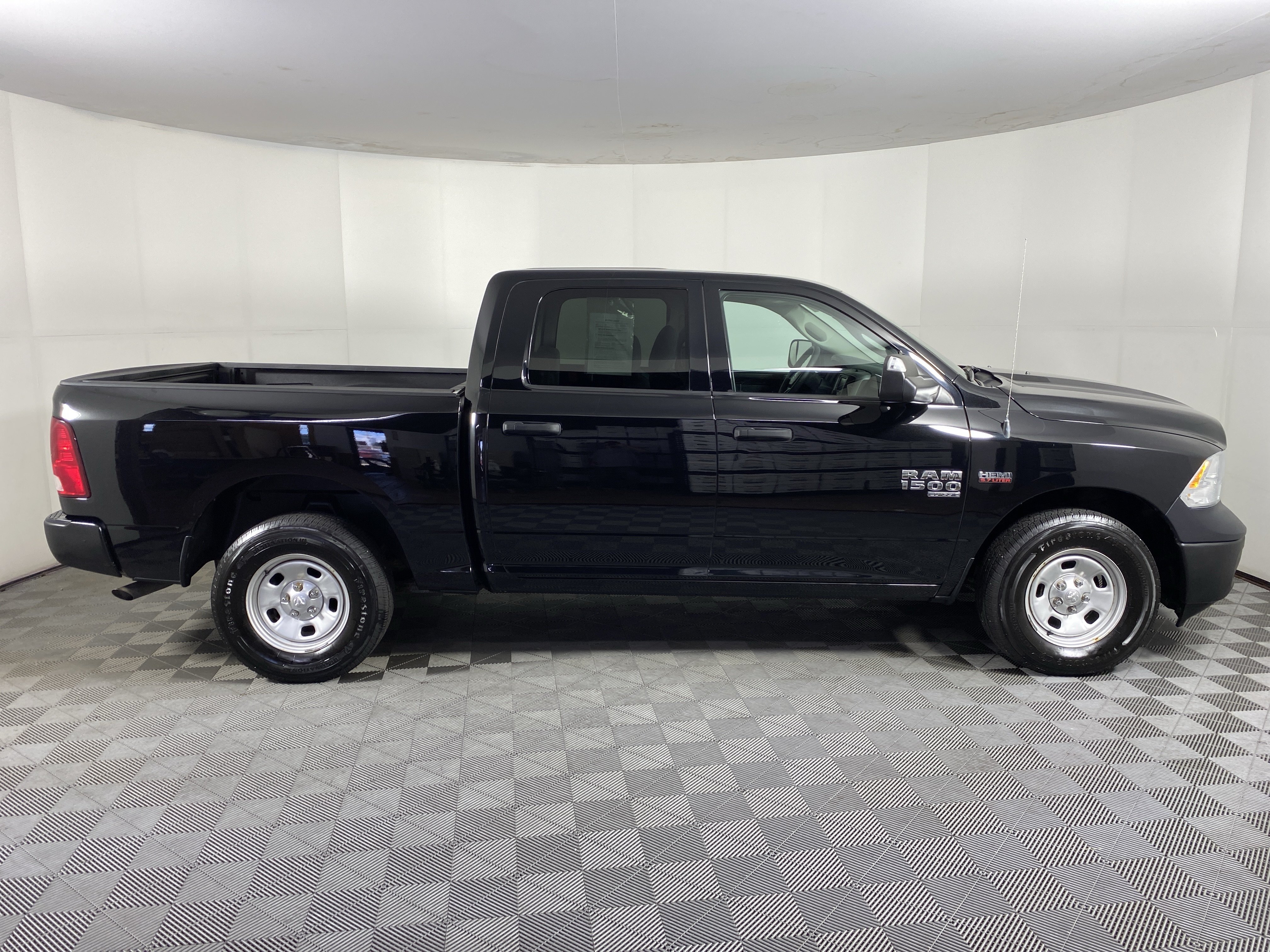 Used 2019 RAM 1500 Tradesman w/ Popular Equipment Group AWD/4WD image 5