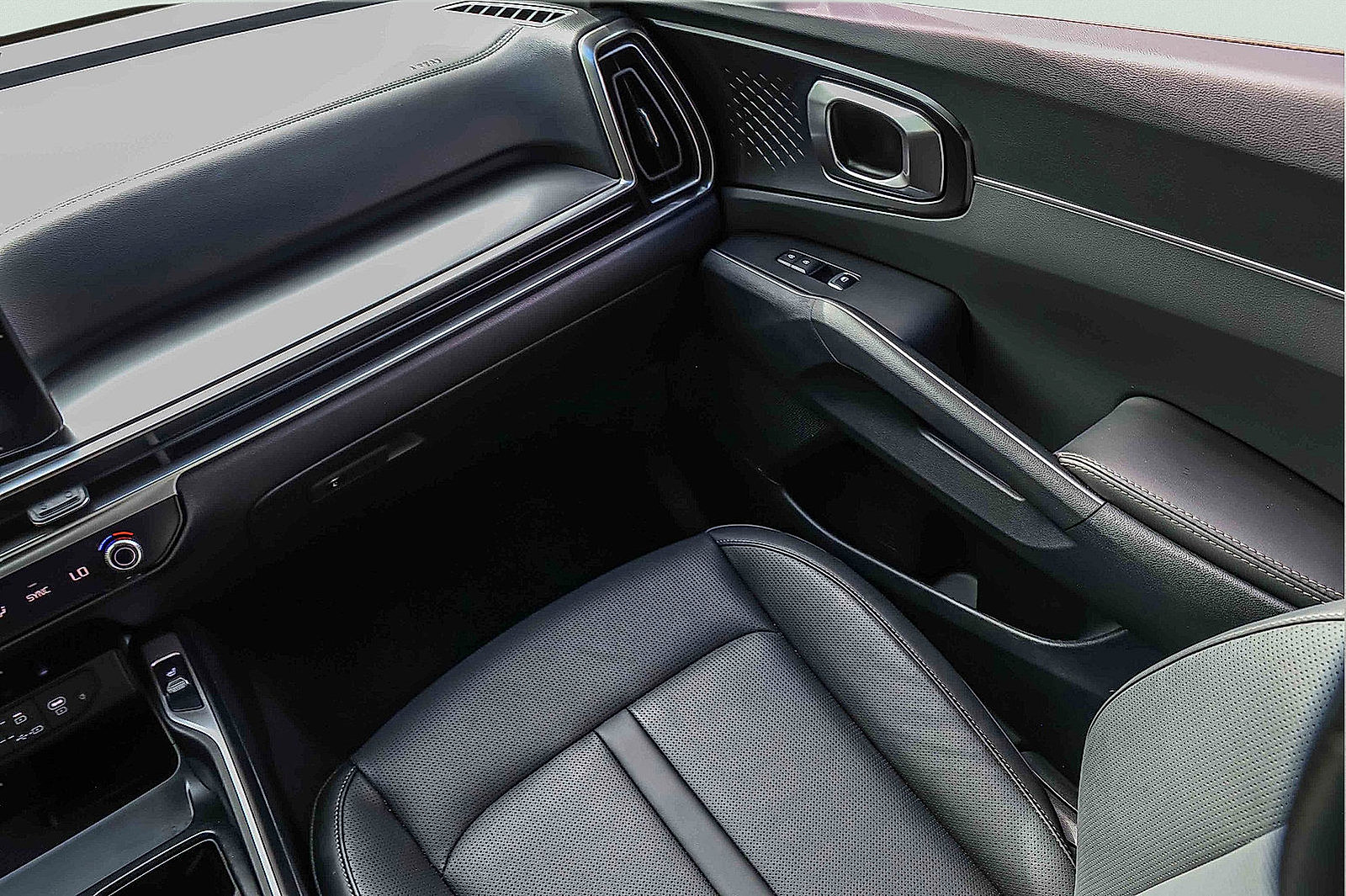 Certified 2026 Kia Sorento S FWD image 28