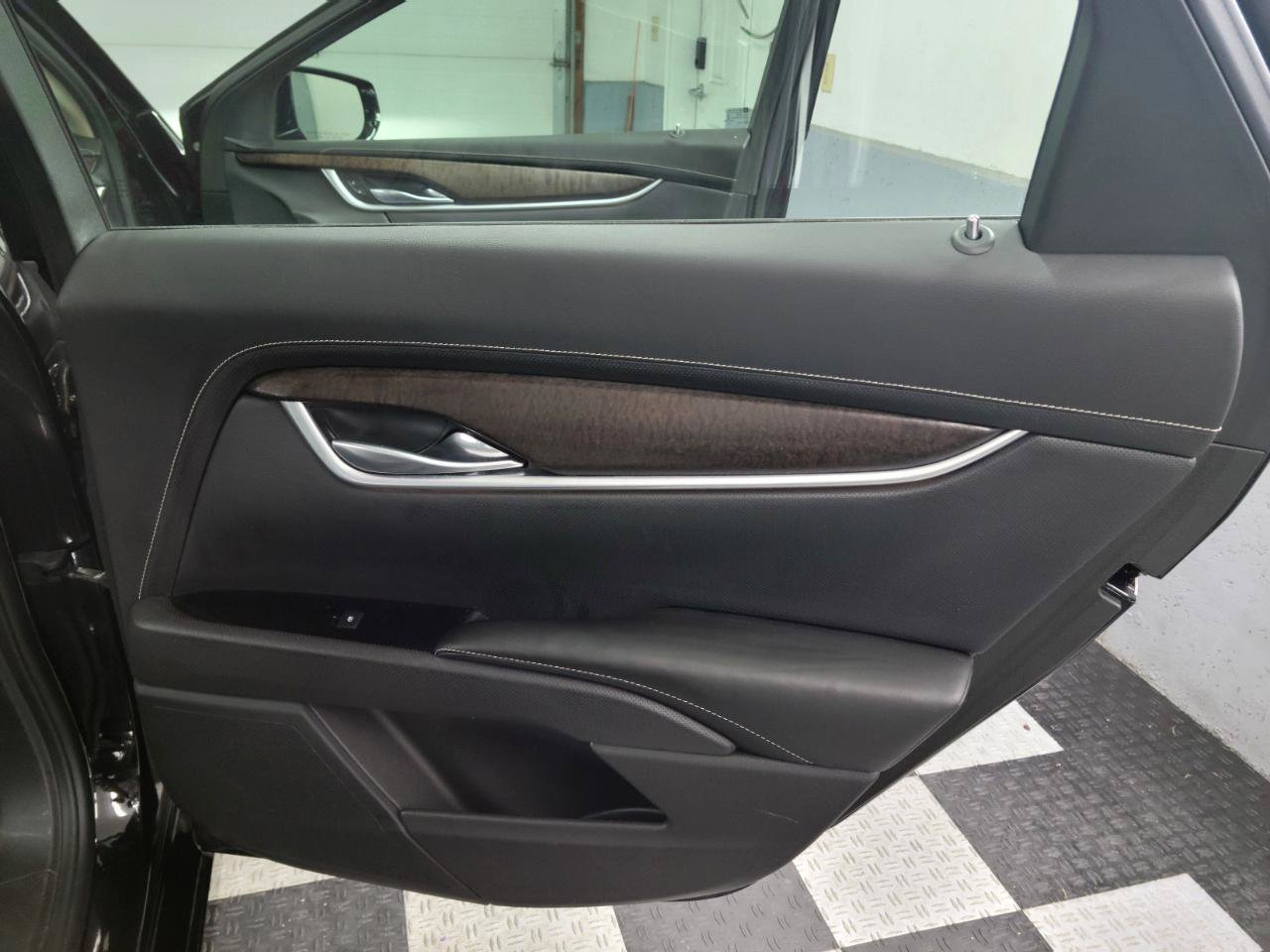 Used 2018 Cadillac XTS Luxury FWD image 15