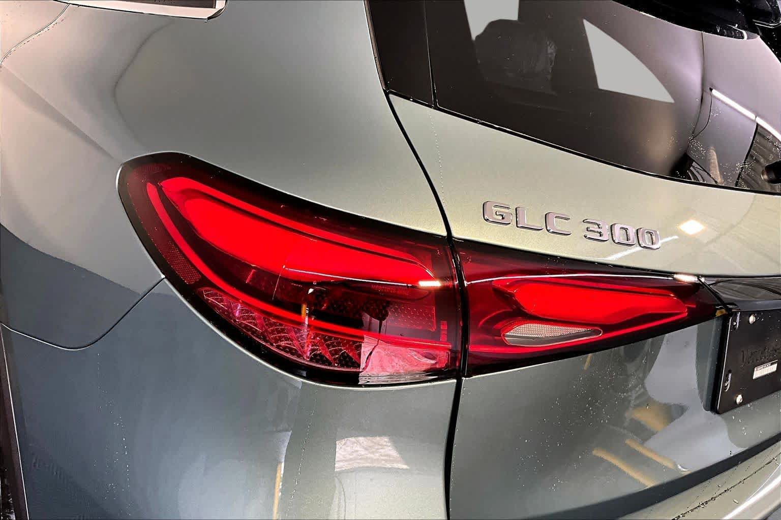 New 2027 Mercedes-Benz GLC 300 4MATIC image 5