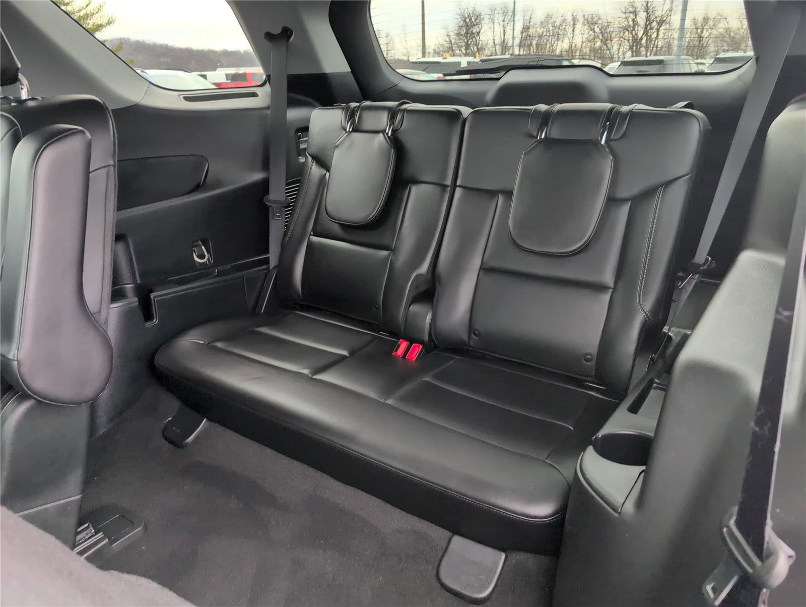 Used 2024 Ford Explorer XLT w/ Equipment Group 202A AWD/4WD image 35