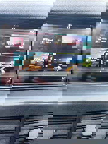 Used 2019 Land Rover Discovery Sport SE image 26