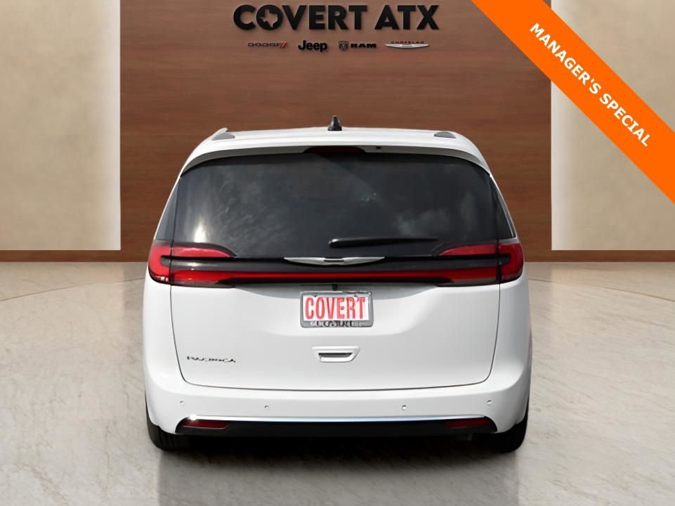 New 2026 Chrysler Pacifica Select image 4