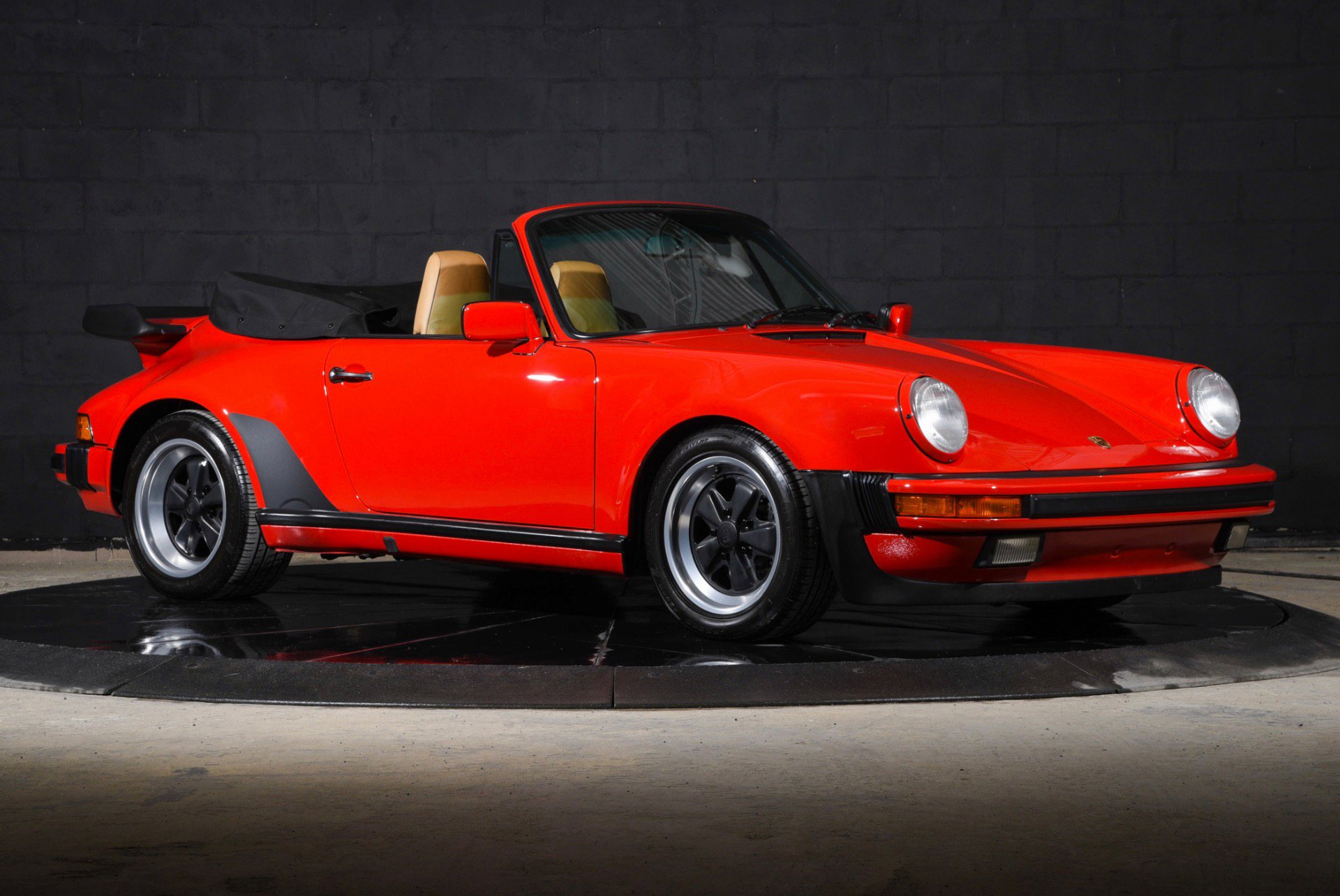Used 1989 Porsche 911 Carrera RWD image 12