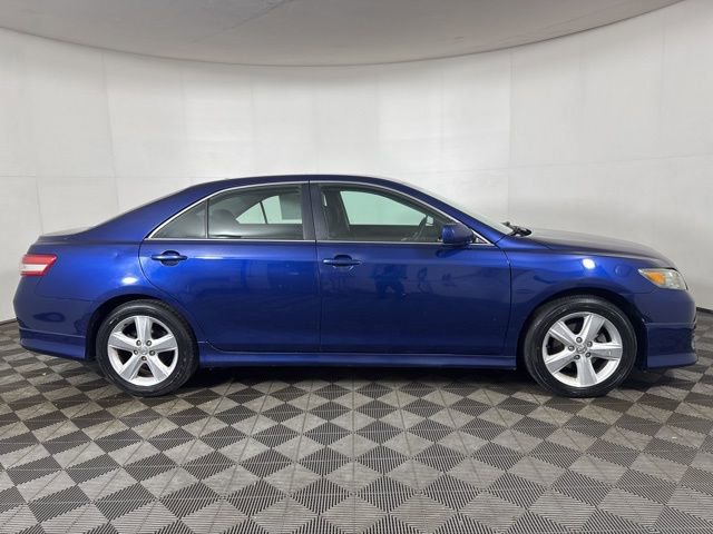 Used 2011 Toyota Camry SE w/ Fleet Convenience Pkg FWD image 2