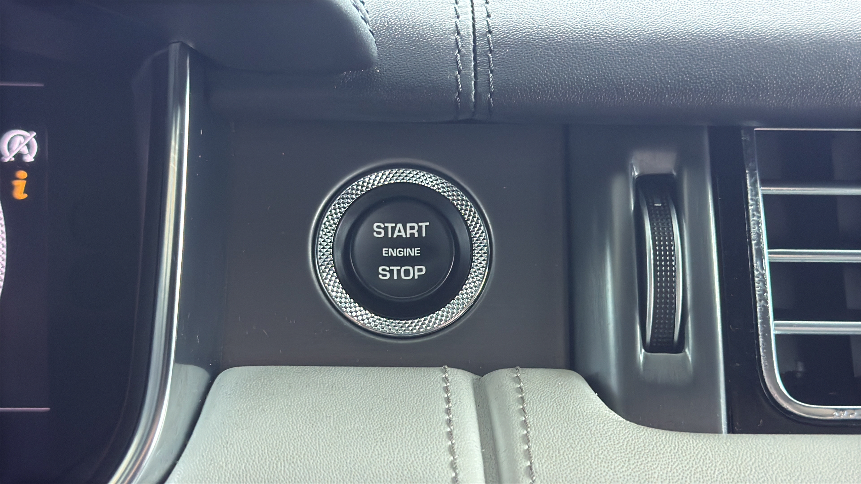 Used 2021 Land Rover Range Rover SV Autobiography Dynamic AWD/4WD image 54