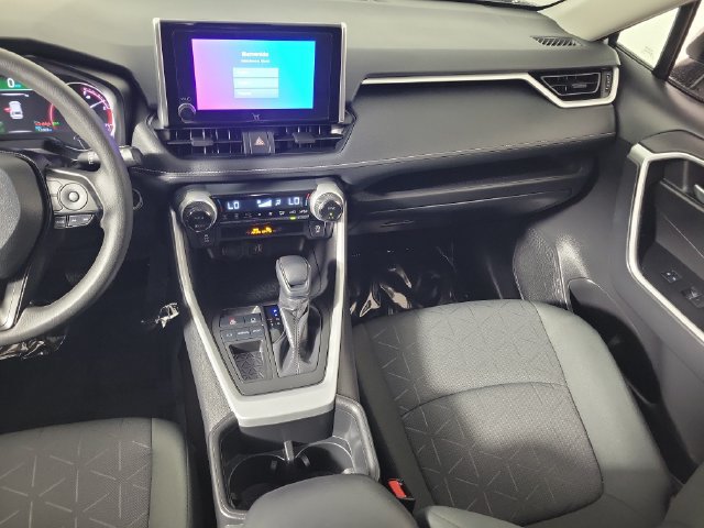 Used 2024 Toyota RAV4 XLE FWD image 17