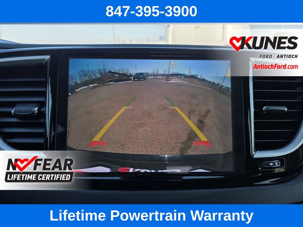 Used 2024 Chrysler Pacifica Touring-L image 49