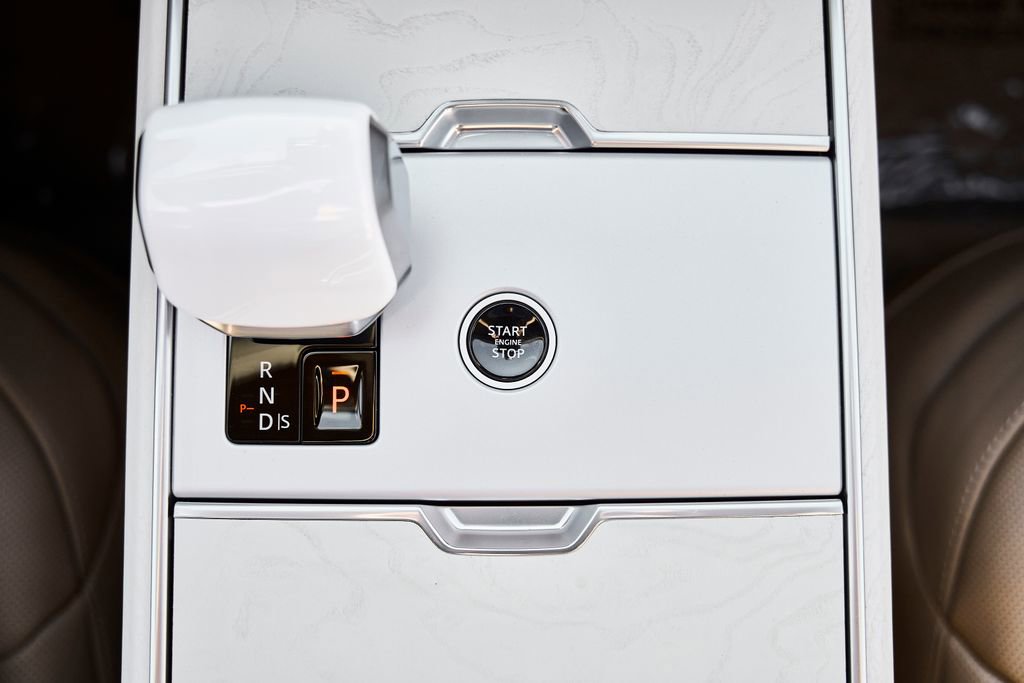 Used 2024 Land Rover Range Rover SV AWD/4WD image 70