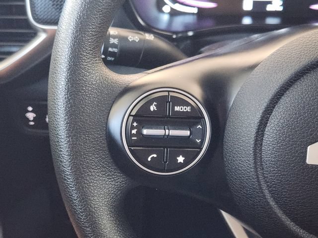 Used 2025 Kia Soul LX w/ LX Technology Package FWD image 28