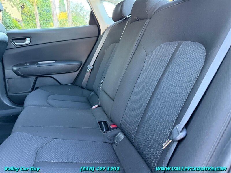 Used 2018 Kia Optima LX w/ 17" Alloy Wheels Package FWD image 18