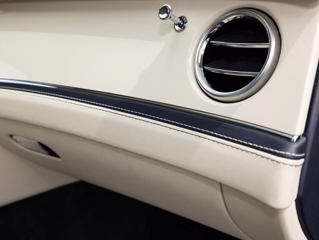 Used 2024 Bentley Flying Spur V8 AWD/4WD image 77