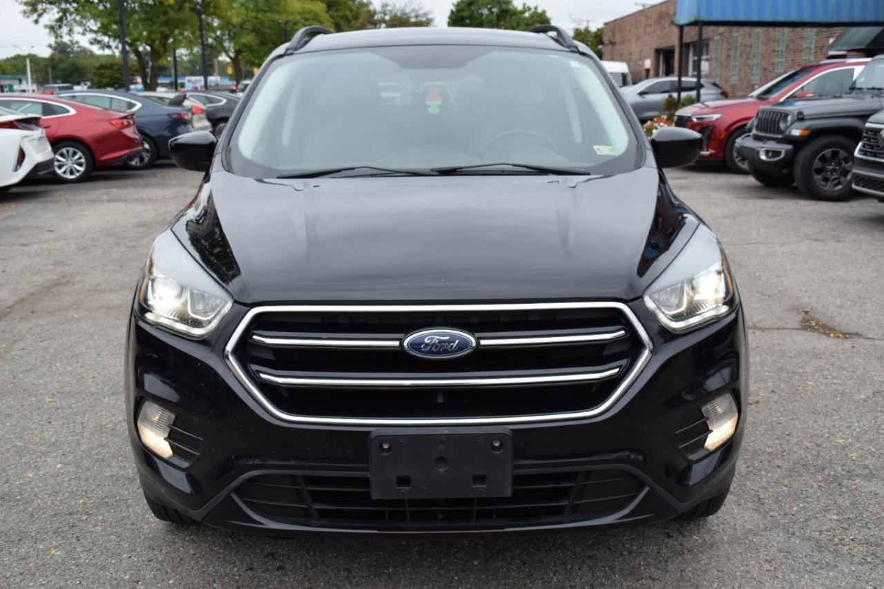 Used 2018 Ford Escape SE w/ SE Sport Appearance Package AWD/4WD image 3