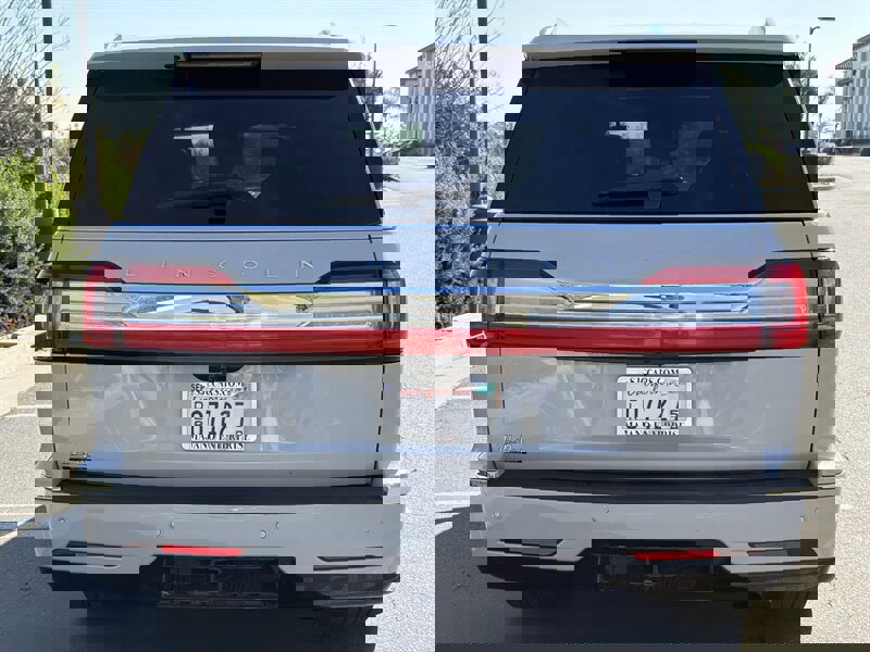 Used 2020 Lincoln Navigator L Reserve w/ Luxury Package image 6