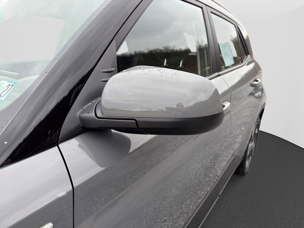 Certified 2022 Hyundai Venue SEL image 11
