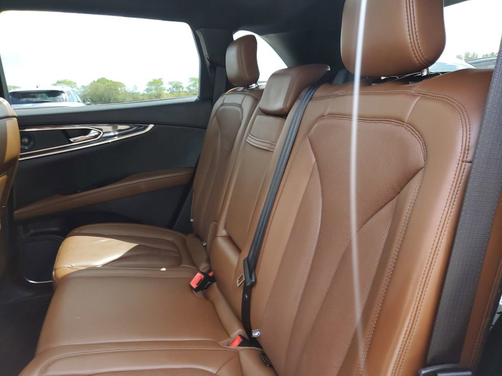 Used 2023 Lincoln Nautilus Reserve image 10