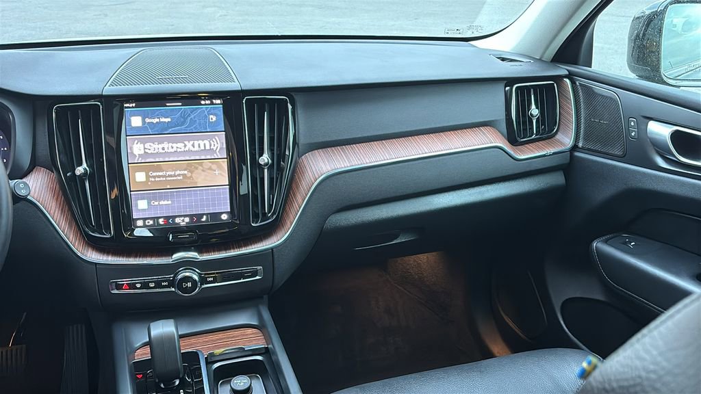 Used 2024 Volvo XC60 B5 Plus w/ Protection Package Premier image 8