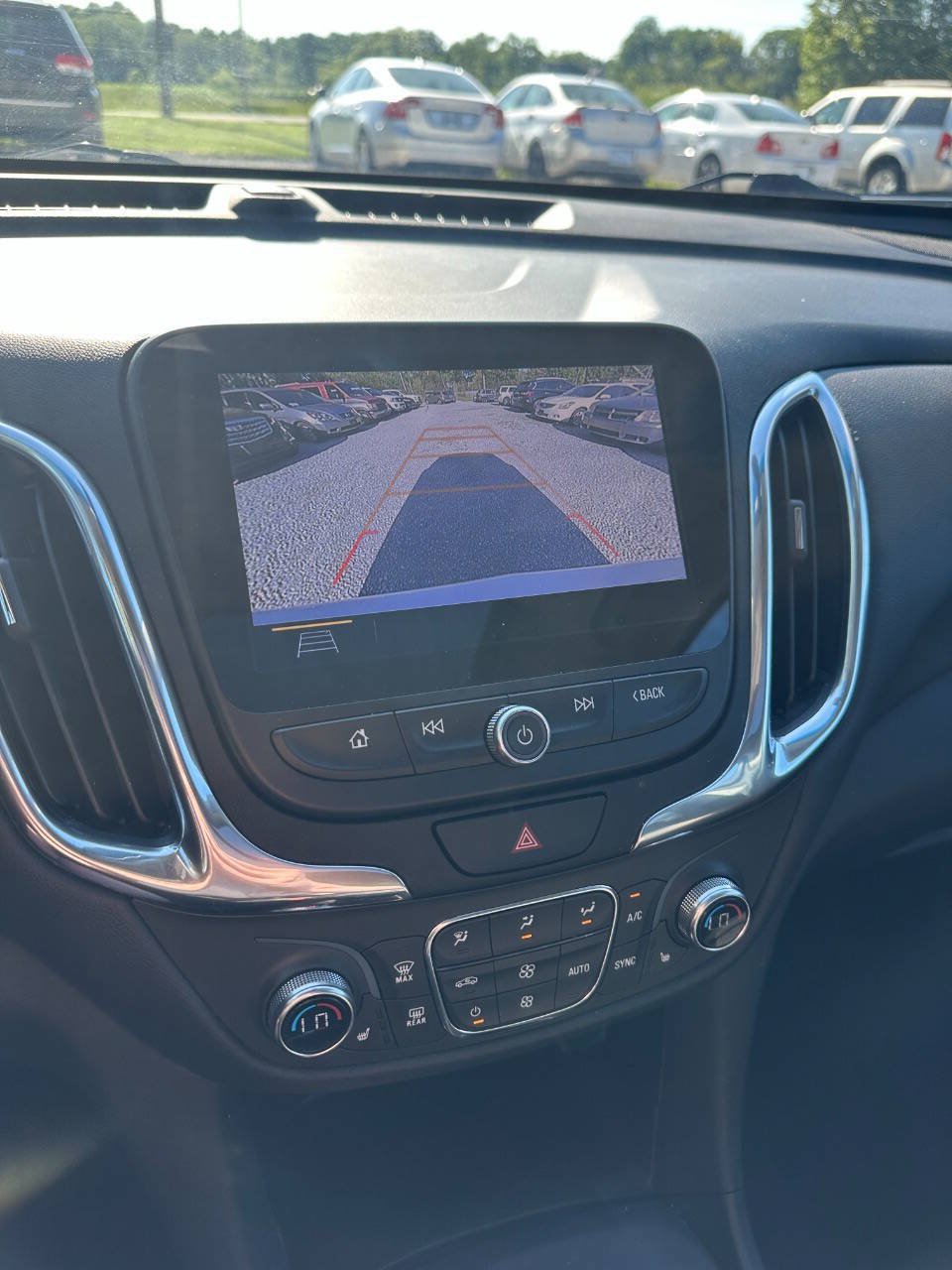 Used 2019 Chevrolet Equinox LT AWD/4WD image 21