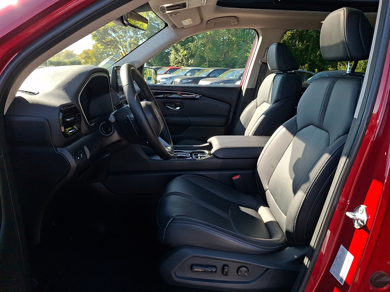 Used 2023 Honda Pilot Touring image 13