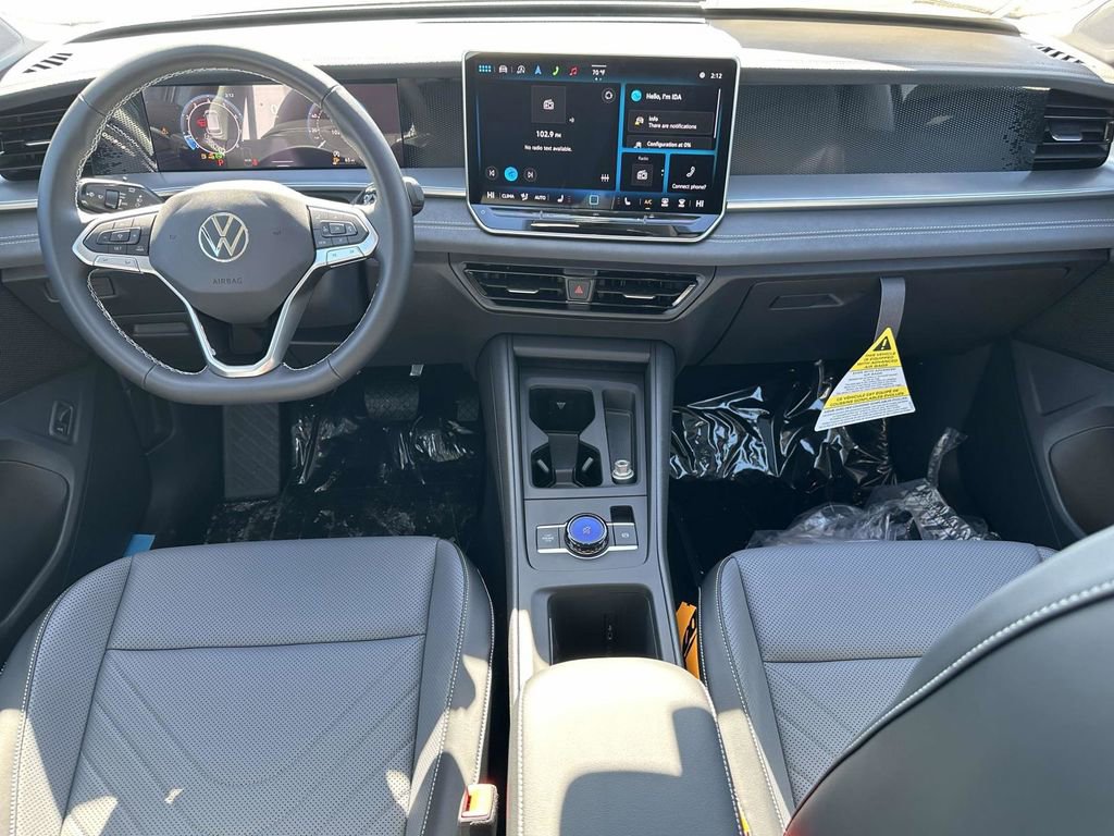 New 2025 Volkswagen Tiguan SE image 11