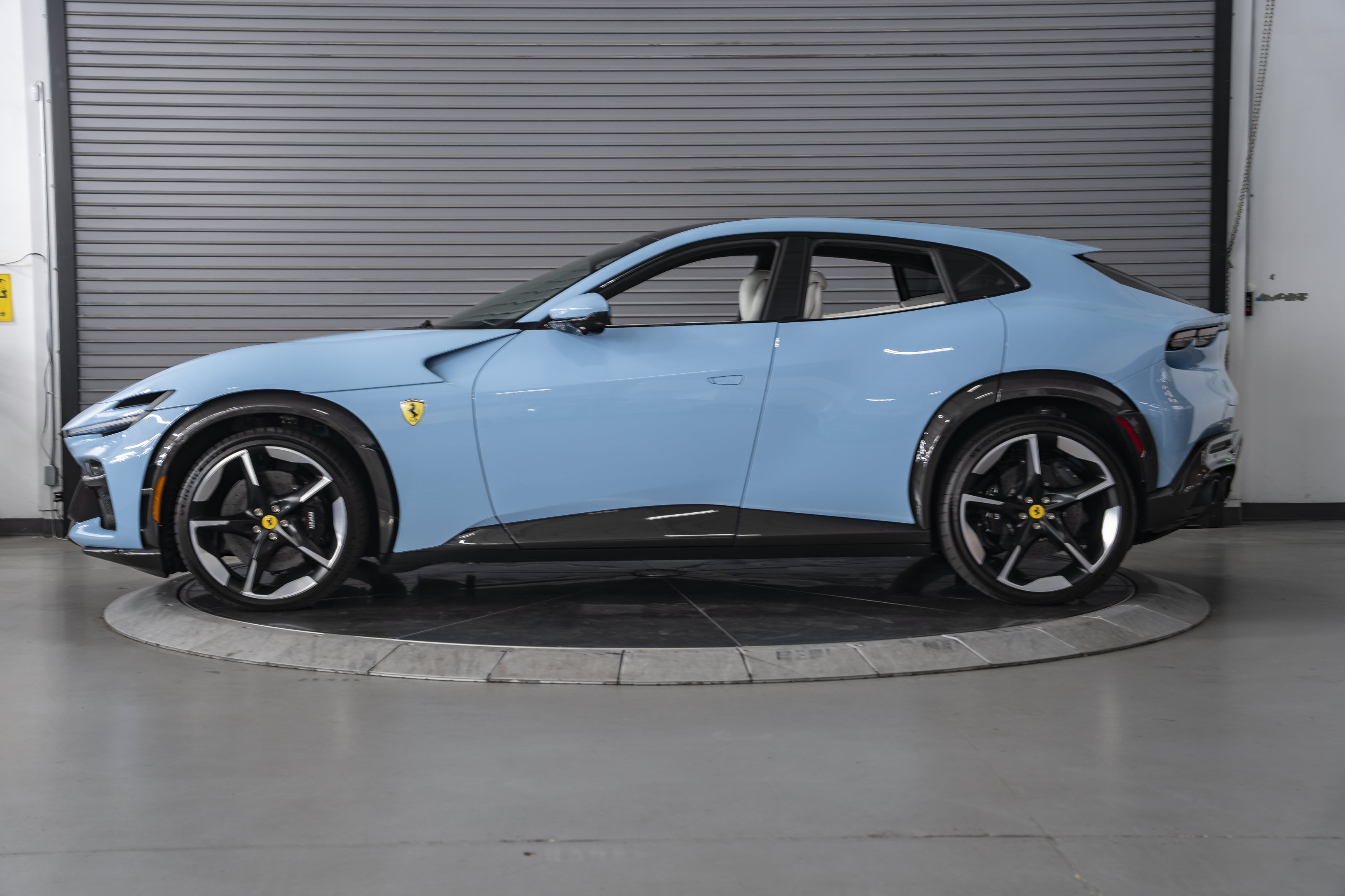 Used 2025 Ferrari Purosangue AWD/4WD image 2